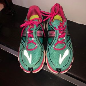 Brooks Pure Flow sneakers, Gently preowned